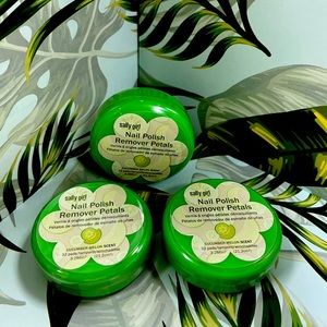 Nail polish remover pads